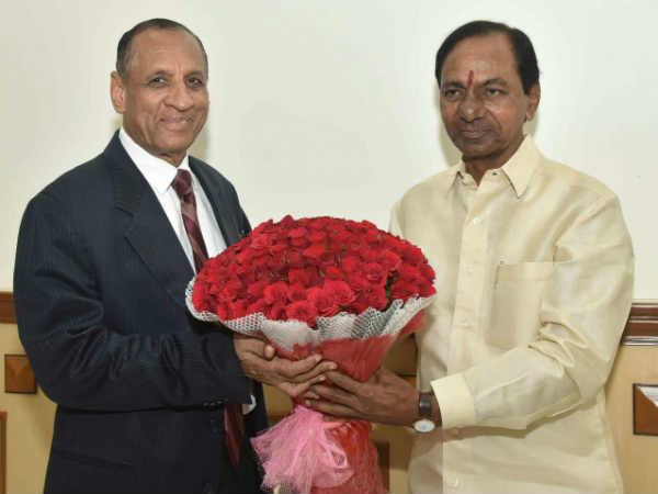 గవర్నర్తో కేసీఆర్ భేటీ