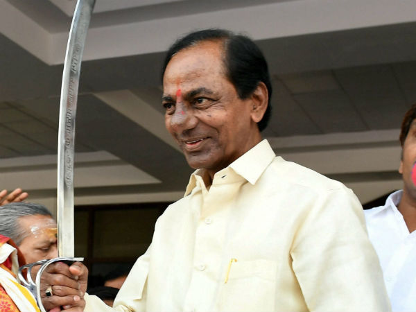 మళ్లీ కేసీఆరేనంటూ కేంద్రమంత్రి సంచలనం