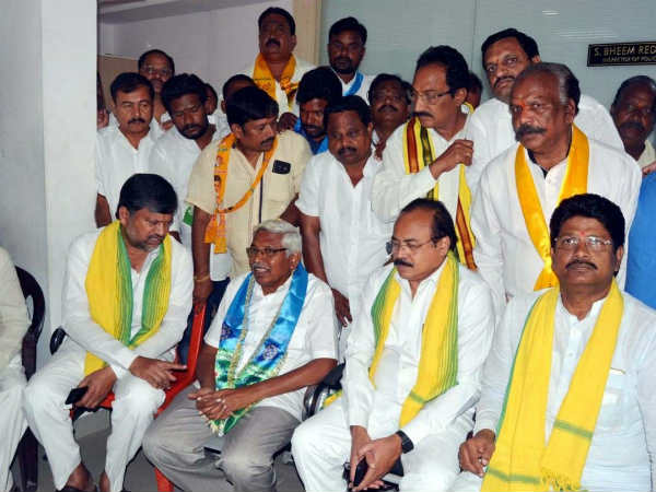 పొత్తు కుదిరాక సీట్ల లెక్కలు
