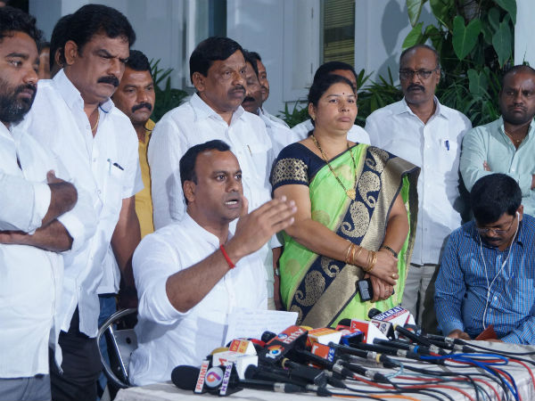 ఉత్తమ్పై పరోక్ష విమర్శలు