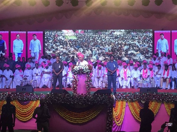 డైపర్లు కూడా మారుస్తామంటారు..