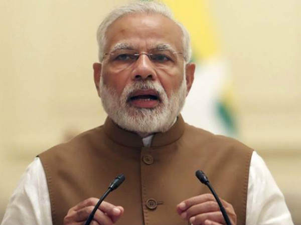 Modi to hold a meeting this weekend over rupee, oil prices Modi to hold a meeting this weekend over rupee, oil prices