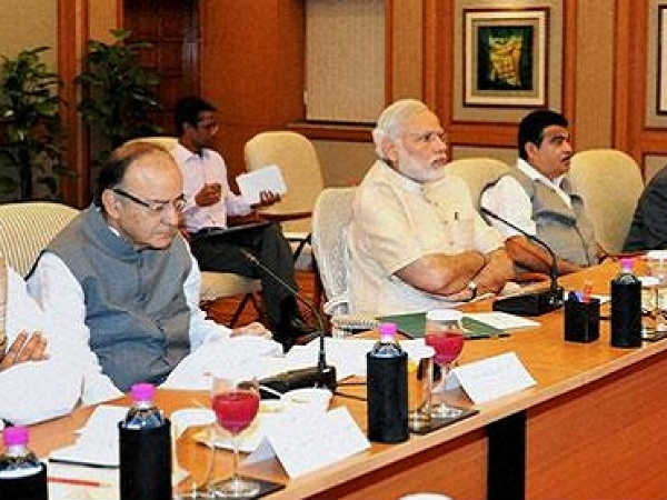 సుప్రీం కోర్టు ఆర్డర్తో సమాలోచనలు జరిపిన మోడీ సర్కార్