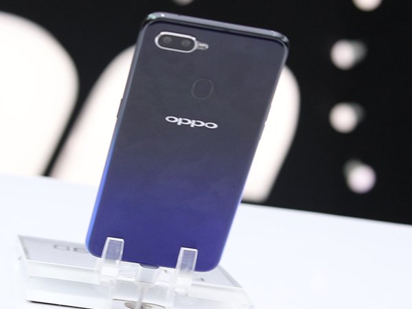 The First Sale Of OPPO F9 Pro In Bangalore The First Sale Of OPPO F9 Pro In Bangalore