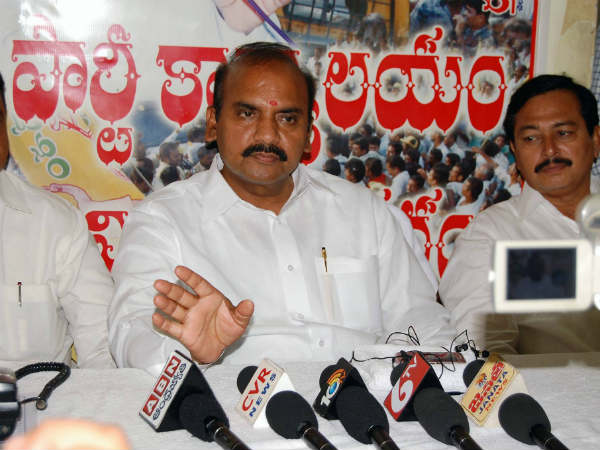 Complaint to that district SP:Minister Pullaraos advice to Pawan Kalyan Complaint to that district SP:Minister Pullaraos advice to Pawan Kalyan