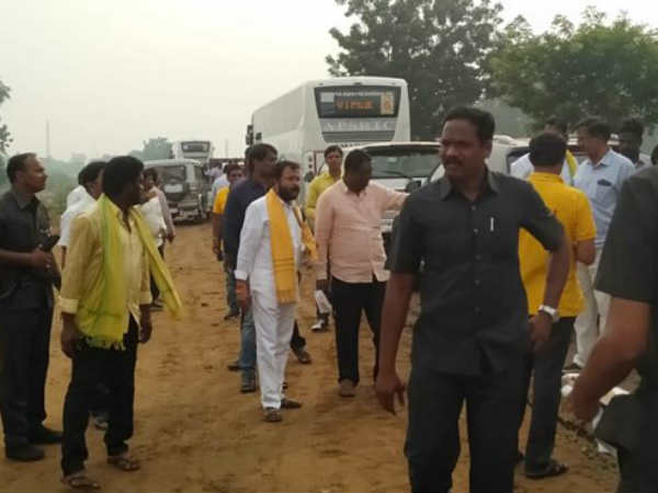 prathipati pulla rao convoy car met accident at polavaram prathipati pulla rao convoy car met accident at polavaram