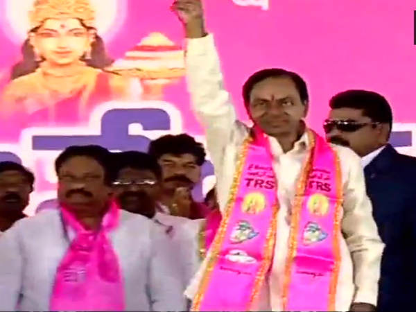 కేసీఆర్ ఏదో రాజకీయ నిర్ణయం తీసుకుంటారని..