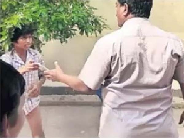 Tribal leaders complain against Principal, Who brutally beaten up Students Tribal leaders complain against Principal, Who brutally beaten up Students