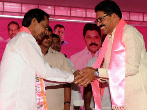 ఖానాపూర్ టిక్కెట్ హామీపై తెరాసలో చేరిక
