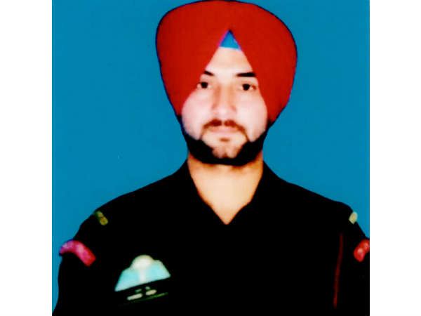 Surgical Strike hero Lance Naik Sandeep Singh dies fighting terrorists in Tangdhar in J&K Surgical Strike hero Lance Naik Sandeep Singh dies fighting terrorists in Tangdhar in J&K