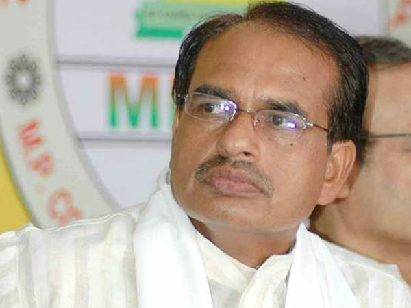 Madhya Pradesh CM Shivraj Singh Chouhan’s rath pelted with stones again Madhya Pradesh CM Shivraj Singh Chouhan’s rath pelted with stones again
