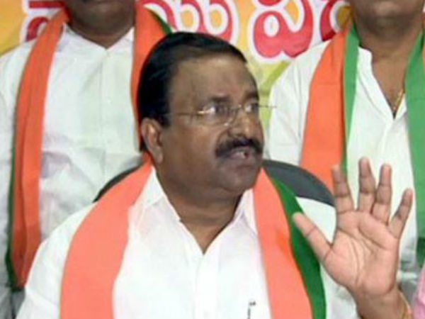 అరిగిపోయిన రికార్డులాగా...అదే పేరు