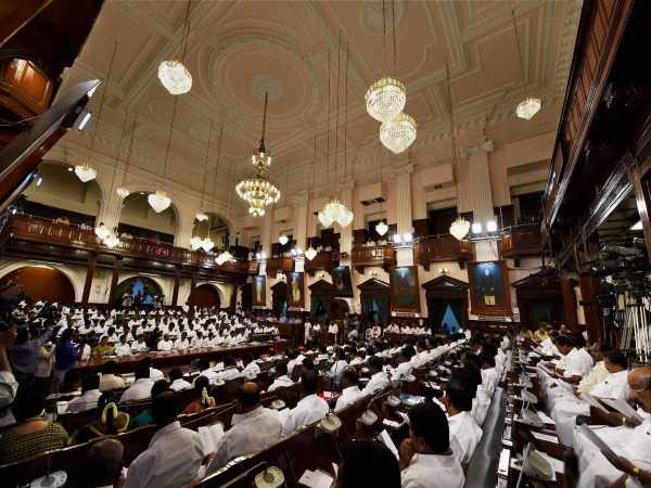 మహిళల శాతం తక్కువ