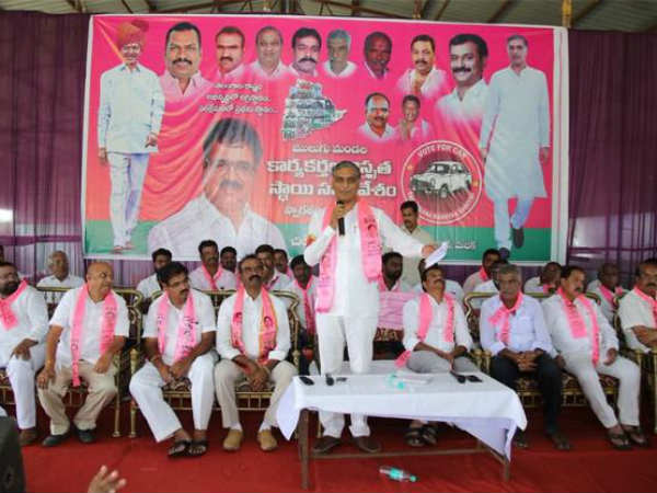 టీఆర్ఎస్ను ఎదుర్కొనే దమ్ములేకే..