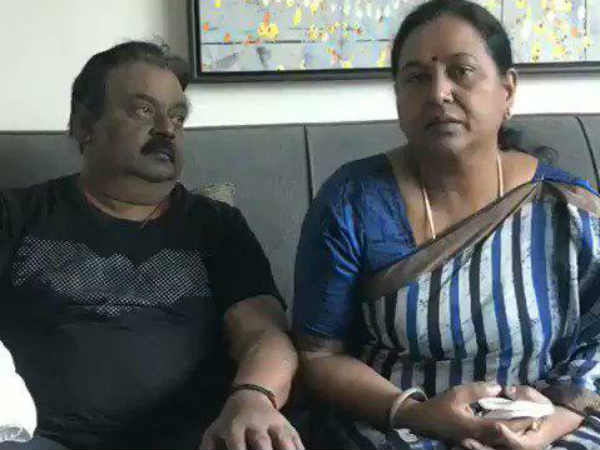 Political leaders did not meet Vijayakanth after he back from hospital Political leaders did not meet Vijayakanth after he back from hospital