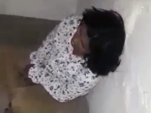 Woman was beaten by a publics video is now viral on social media.She used women for homosexuality. Woman was beaten by a publics video is now viral on social media.She used women for homosexuality.