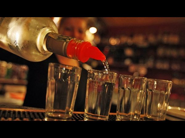 Drinking alcohol four times per week increases the risk of early death: Study Drinking alcohol four times per week increases the risk of early death: Study