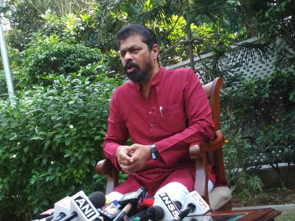 ఆయన ఢిల్లీకి...వీళ్లు ఇళ్ల పైకి