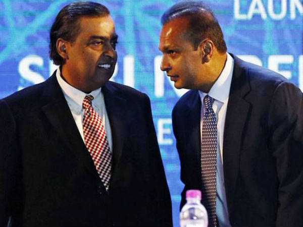 Mukesh Ambani earned Rs 187.9 crore per day last year while his younger brother lost Rs 14 crore, Mukesh Ambani earned Rs 187.9 crore per day last year while his younger brother lost Rs 14 crore,