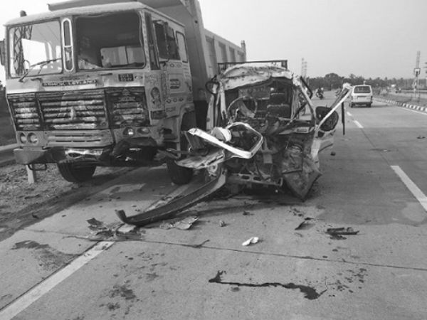 8 killed, 7 injured in East Godavaris road accident, after Lorry rams Tata Magic 8 killed, 7 injured in East Godavaris road accident, after Lorry rams Tata Magic