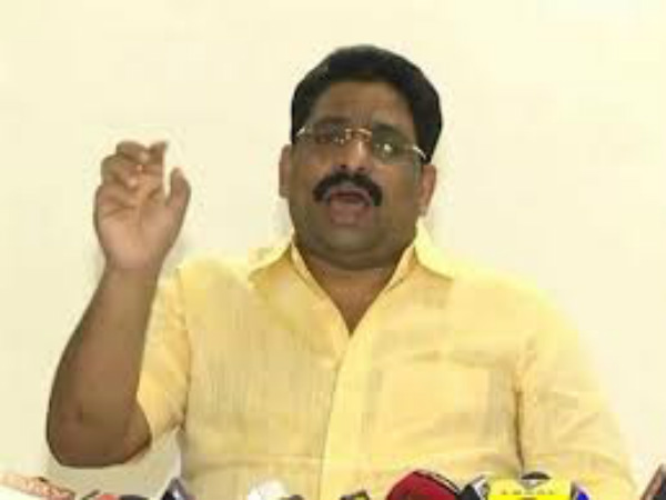 పవన్ కు...అర్హత లేదు