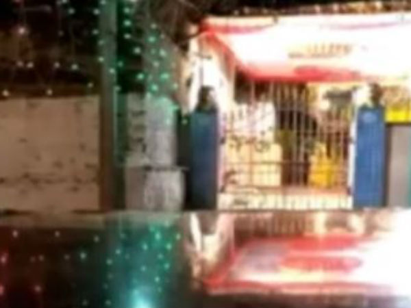 పసుపు రంగు చీరలో..