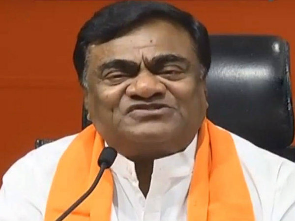 కేసీఆర్ నా గాడ్ ఫాదర్ కానీ..