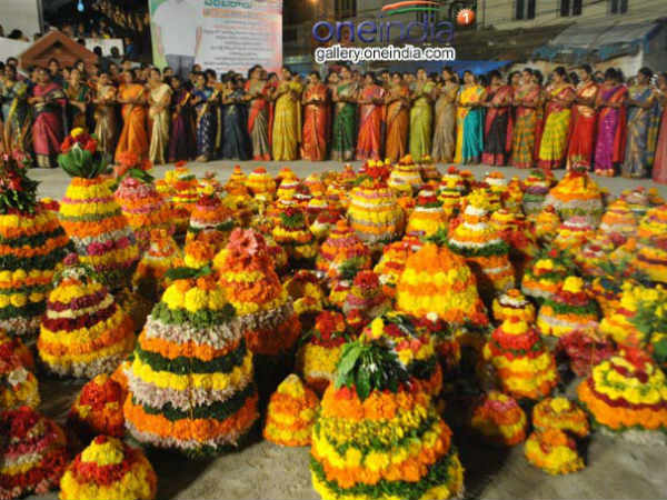 Bathukamma, Bonalu enters Oxford dictionary Bathukamma, Bonalu enters Oxford dictionary