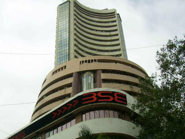 Stock market falls further: Sensex down 792 pts post RBI move Stock market falls further: Sensex down 792 pts post RBI move