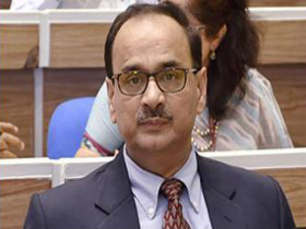 అంతర్గత పోరుతో...అన్నీ వెలుగులోకి