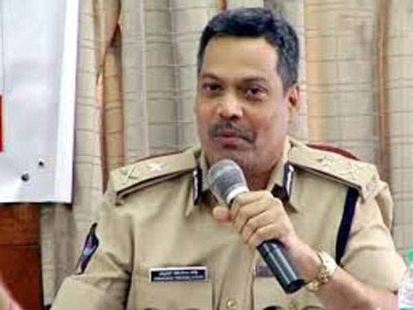 గౌరంగబాబుకు...సారి చెప్పిన సిపి