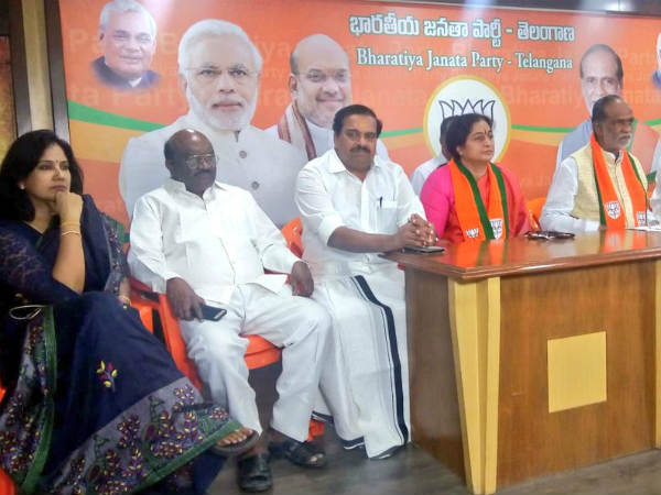 మాట్లాడలేకపోయిన కుటుంబ సభ్యులు