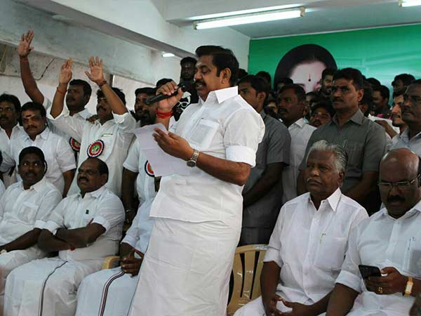 పళని ప్రభుత్వాన్ని పడగొట్టడమే టార్గెట్