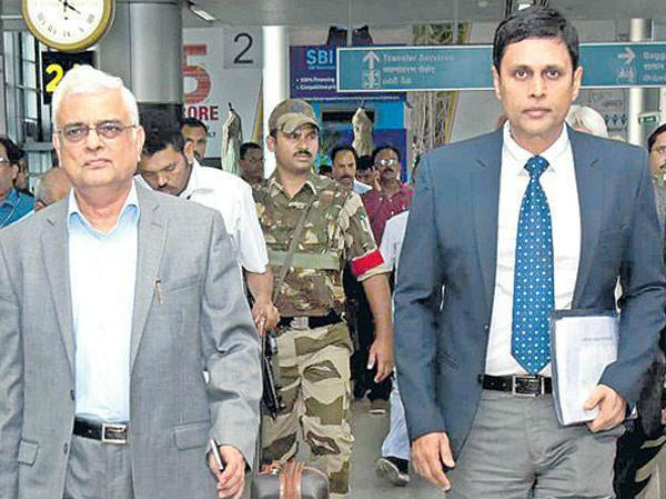 EC reviews law and order situation, election arrangements in poll-bound Telangana. EC reviews law and order situation, election arrangements in poll-bound Telangana.