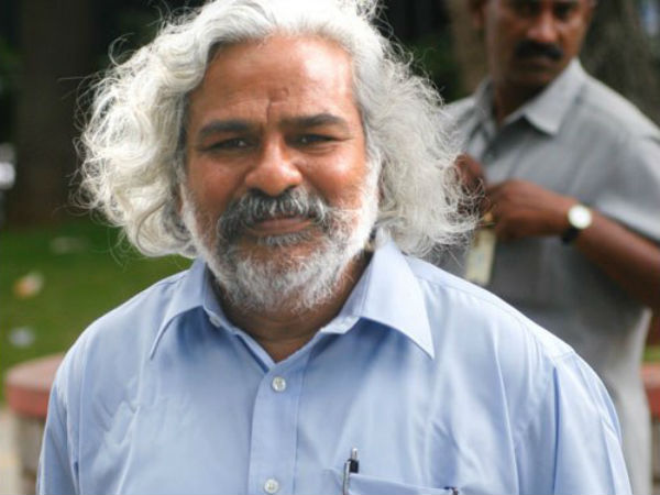 ఓటు నమోదు చేసుకున్న గద్దర్