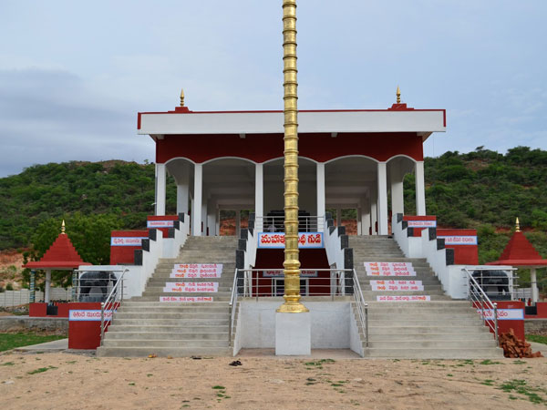 గాంధీ ఆలయం గురించి క్లుప్తంగా...