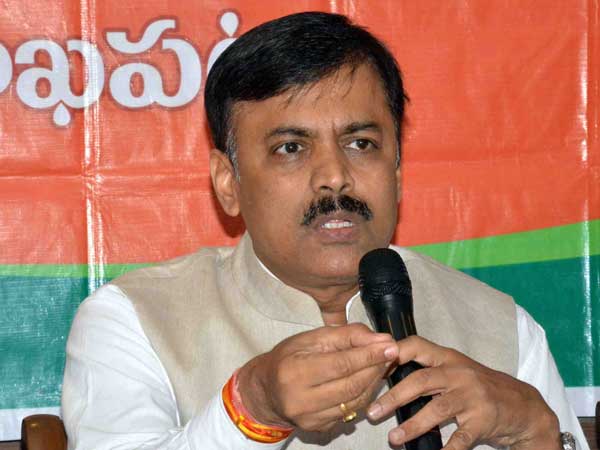 IT Teams why dont conducting raids over Pawan Kalyan, YCP leaders:TDP leader Musti Srinivas IT Teams why dont conducting raids over Pawan Kalyan, YCP leaders:TDP leader Musti Srinivas