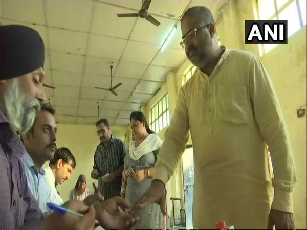 Jammu and Kashmir municipal elections: 63.83% voter turnout recorded Jammu and Kashmir municipal elections: 63.83% voter turnout recorded