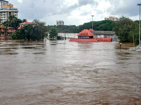Red Alert in Kerala, TN & Puducherry Over Cyclonic Conditions Red Alert in Kerala, TN & Puducherry Over Cyclonic Conditions