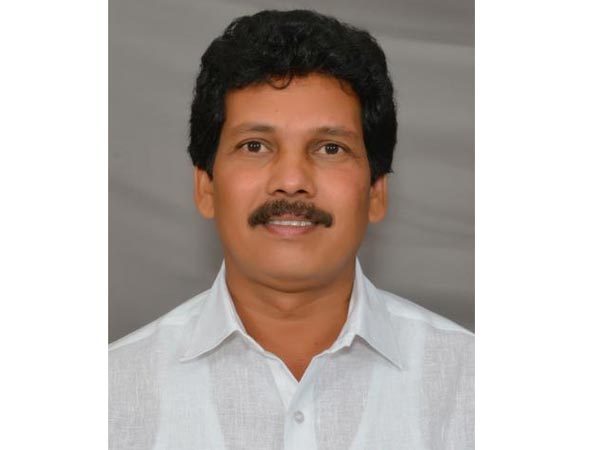 తమ ఎదుగుదలకు అఢ్డుగా ఉన్నాడని