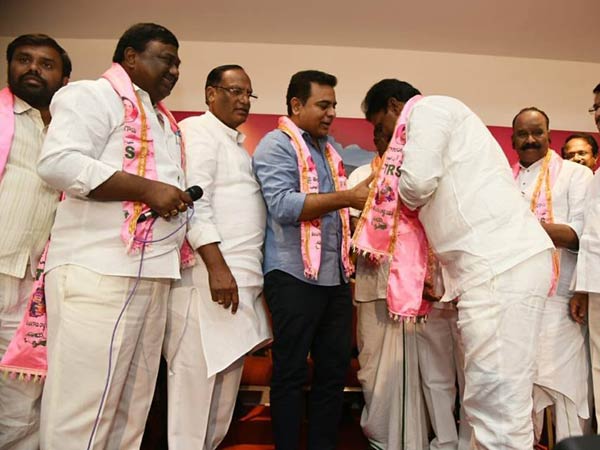 60రోజులు టీఆర్ఎస్తో ఉంటే.. 60నెలలు మీ కోసం పనిచేస్తాం
