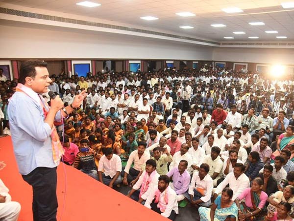ఆ గట్టునే స్కాములు.. ఈ గట్టునేమో స్కీములు