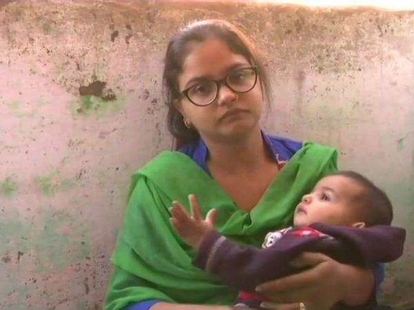 Amritsar train tragedy: Man,who played Ravana, crushed to death while saving others Amritsar train tragedy: Man,who played Ravana, crushed to death while saving others