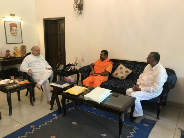 స్వామీజీ ఢిల్లీ పర్యటన ఉత్కంఠ