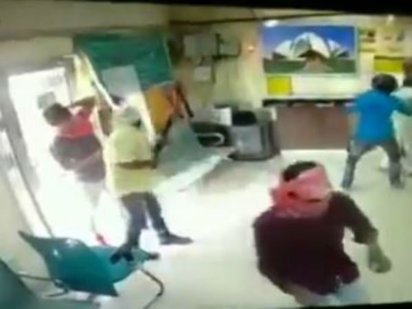 Bank Cashier Shot Dead In Robbery In Delhi Bank Cashier Shot Dead In Robbery In Delhi