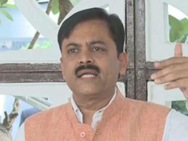 టిడిపి ఆరోపణలు...జివిఎల్ ఖండన