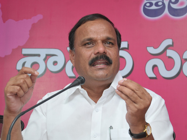 జగన్తో కేసీఆర్ మాట్లాడితే ఆ తత్తరపాటేందుకు బాబూ..