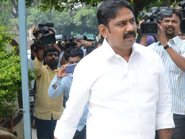 రణధీర్ రెడ్డి ఇంట్లో సోదాలు