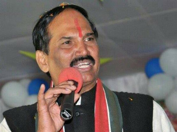 ఆంధ్రా పాలకుల కంటే ఎక్కువ దోచుకున్నారు