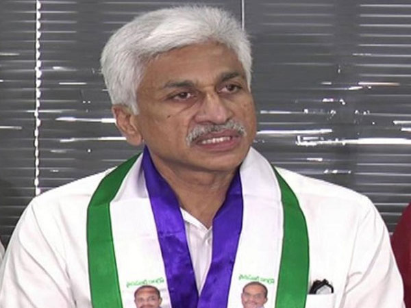 AP Police Officers association Expressed anger over Vijayasai Reddy and demanded for Apology AP Police Officers association Expressed anger over Vijayasai Reddy and demanded for Apology